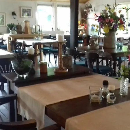 Boutique En De Zwammenberg 4* De Moer