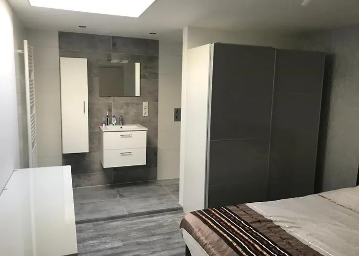 Boutique En De Zwammenberg 4* De Moer